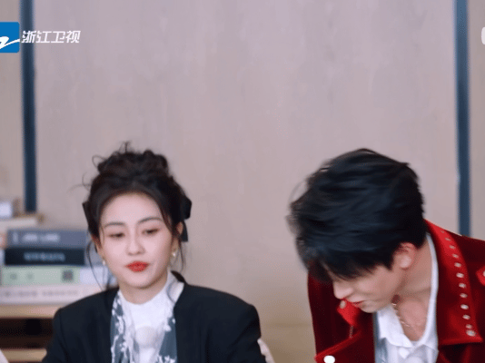 白鹿这表情是什么意思？敖瑞鹏惹到她了吗？ 