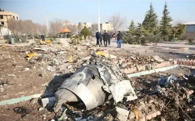 尽管欧洲最终以联合声明的形式展现了西方阵营的表面统一，但这份妥协对泽连斯基而言，