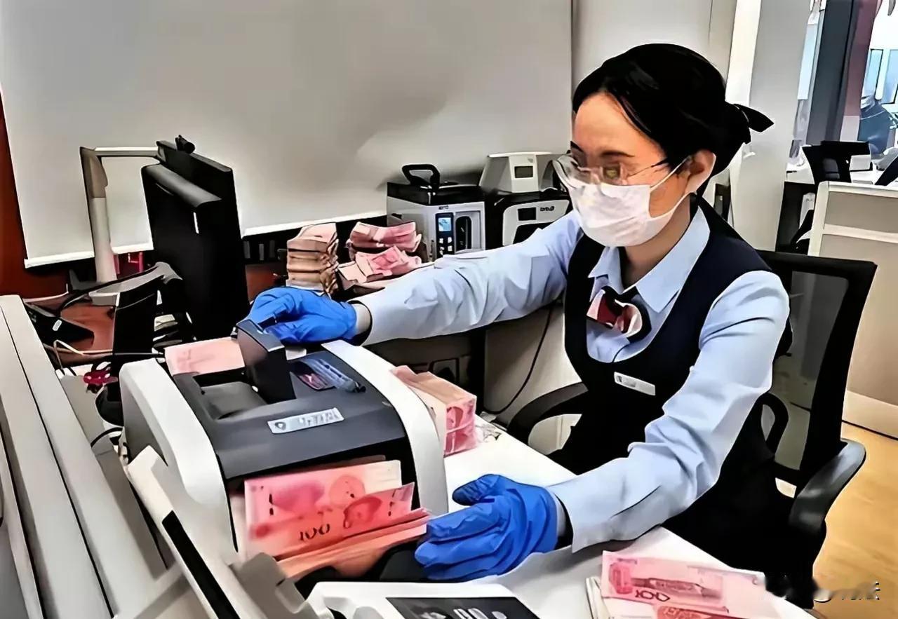 浙江海宁，男子在银行存了6张存单，共计18万存款。谁知出了一场意外，男子还没来得