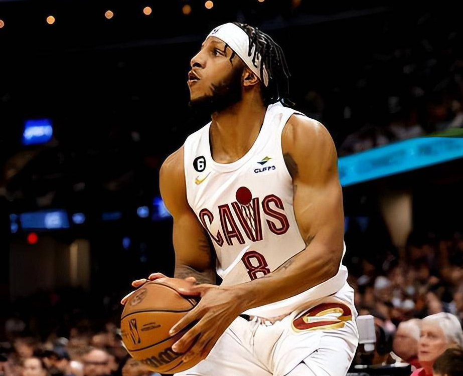 #史蒂文斯签约凯尔特人##篮球夏季不降温##nba星行中国# 消息人士透露，自由