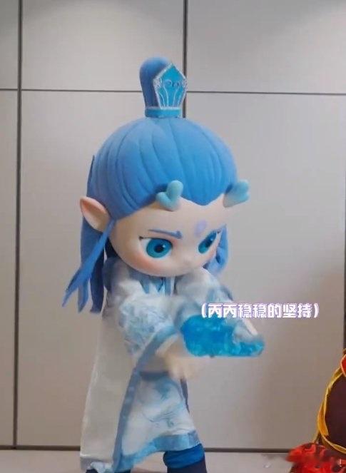 哪吒敖丙也玩上抓袋子挑战了你好星期六 哪吒敖丙携手挑战，抓袋子也能玩出新花样，吒