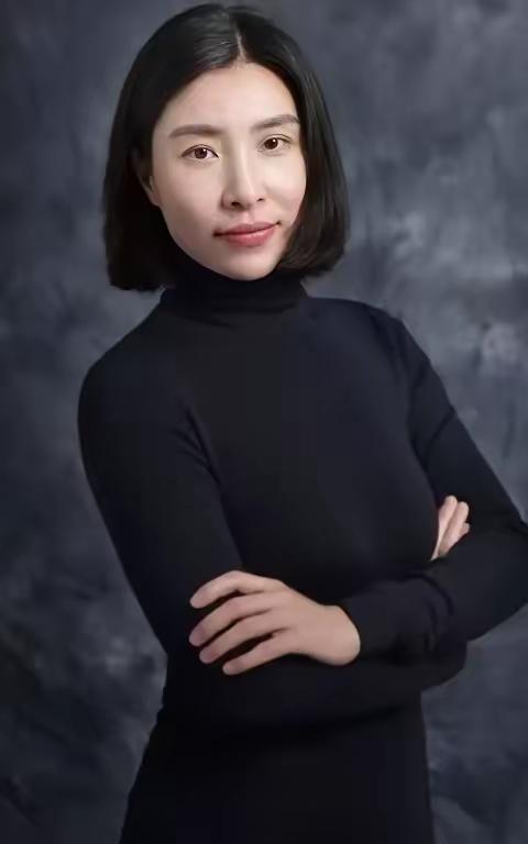 1998年，申通创始人聂腾飞开车冲出高速护栏最终身亡，妻子陈小英随后套现146亿