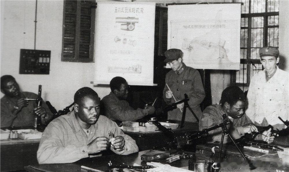 1977年在解放军陆军军械工程学院学习的外军学员军事历史全触达 ​​​
