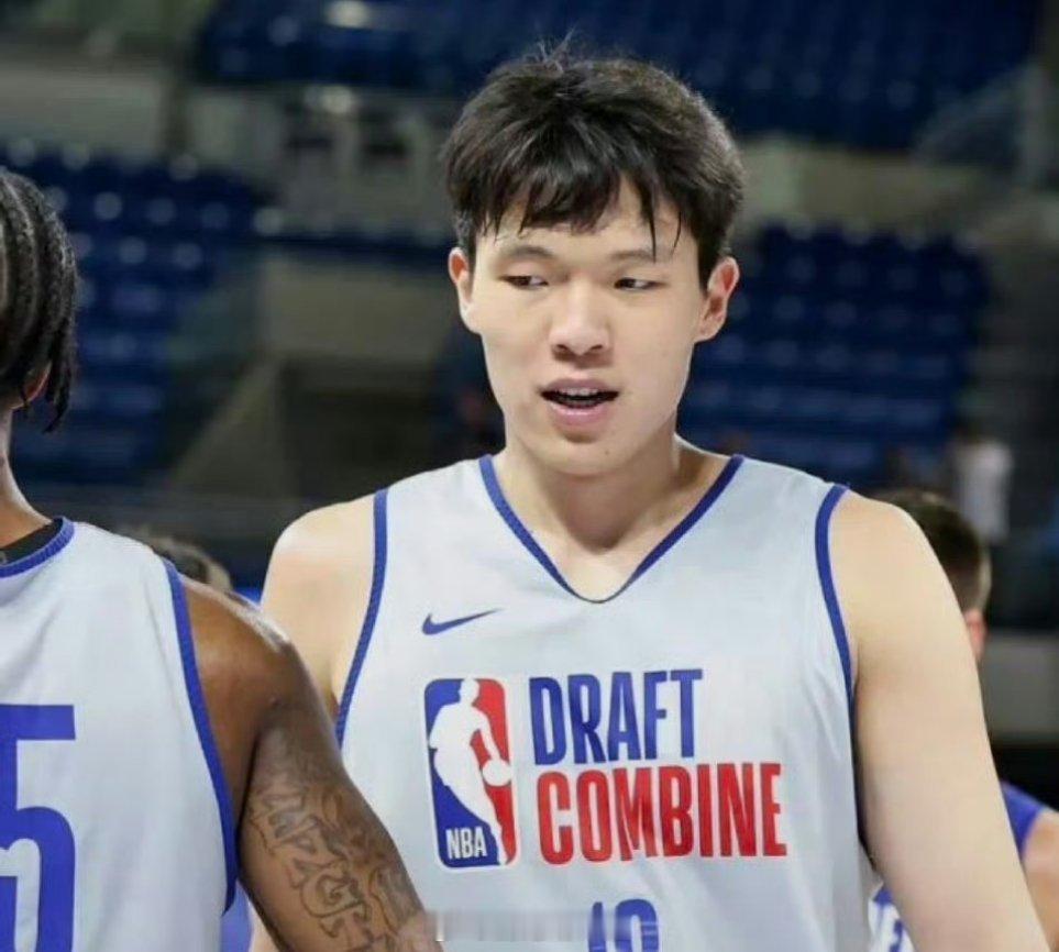 希望明天有个好结果[爱你][爱你]我的观赛搭子nba选秀大会 ​​​