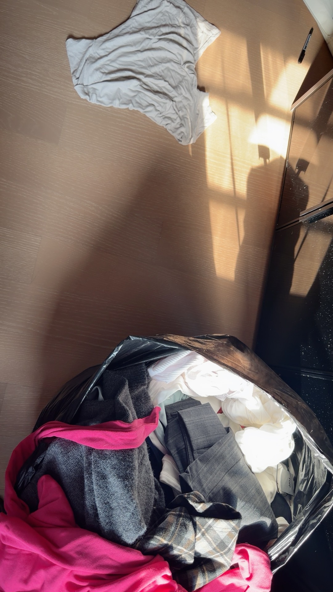 来了 今天的衣服很多 邮费只加了5