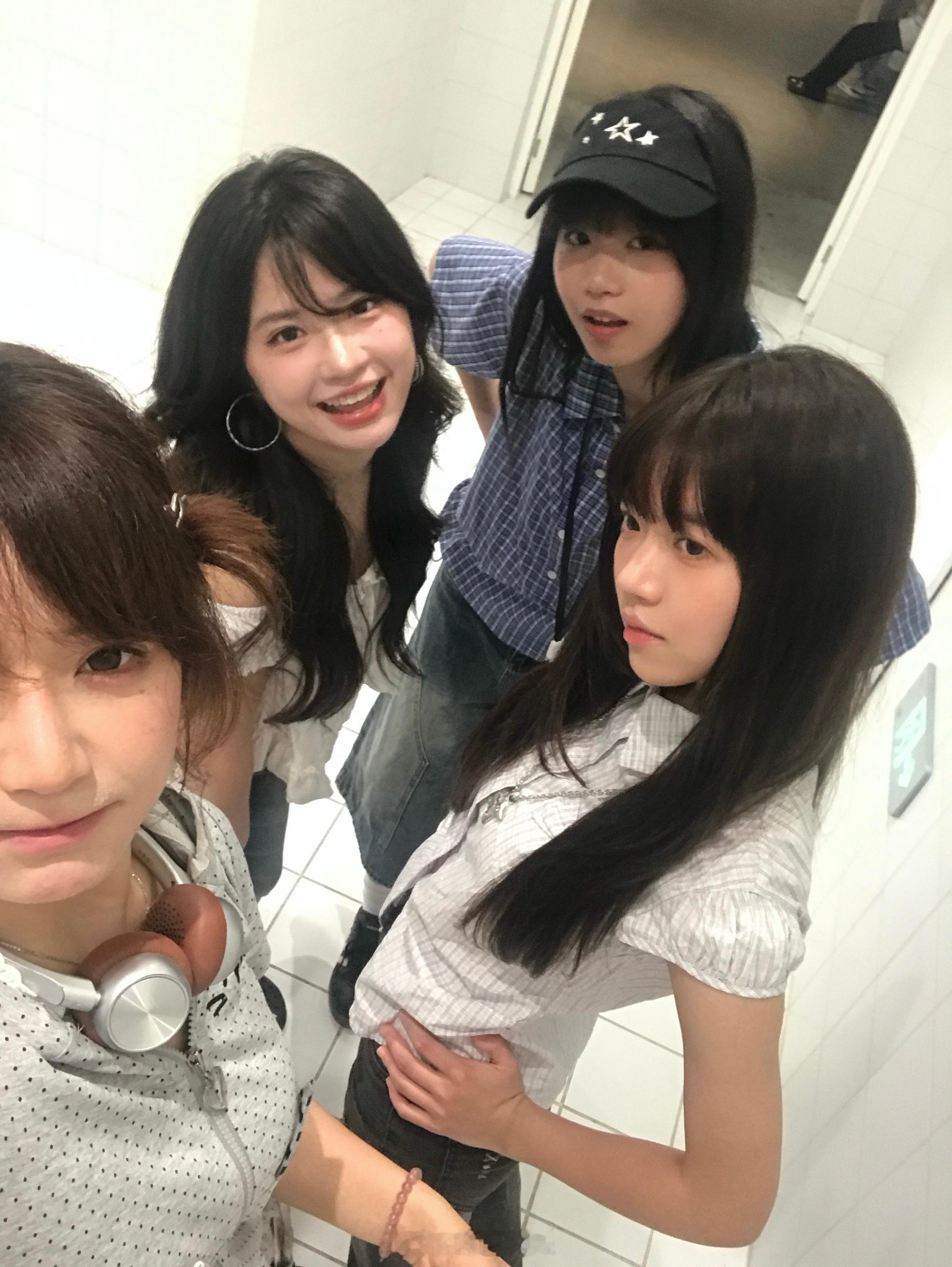 和姐妹们就这样轻轻松松拍出ins感了( ̀⌄ ́) 