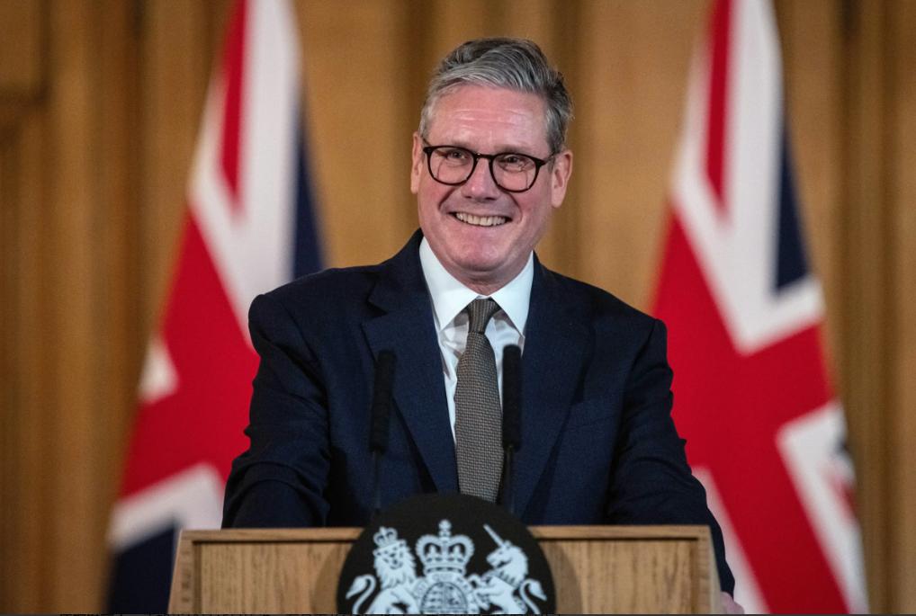 英国首相斯塔默表示，已经与特朗普沟通过，一致认为中国不能够继续购买俄罗斯石油，以