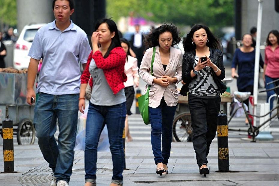 人民币升值后，到底会发生什么变化？
 
这段时间网络上常有讨论，把汇率变动当成一