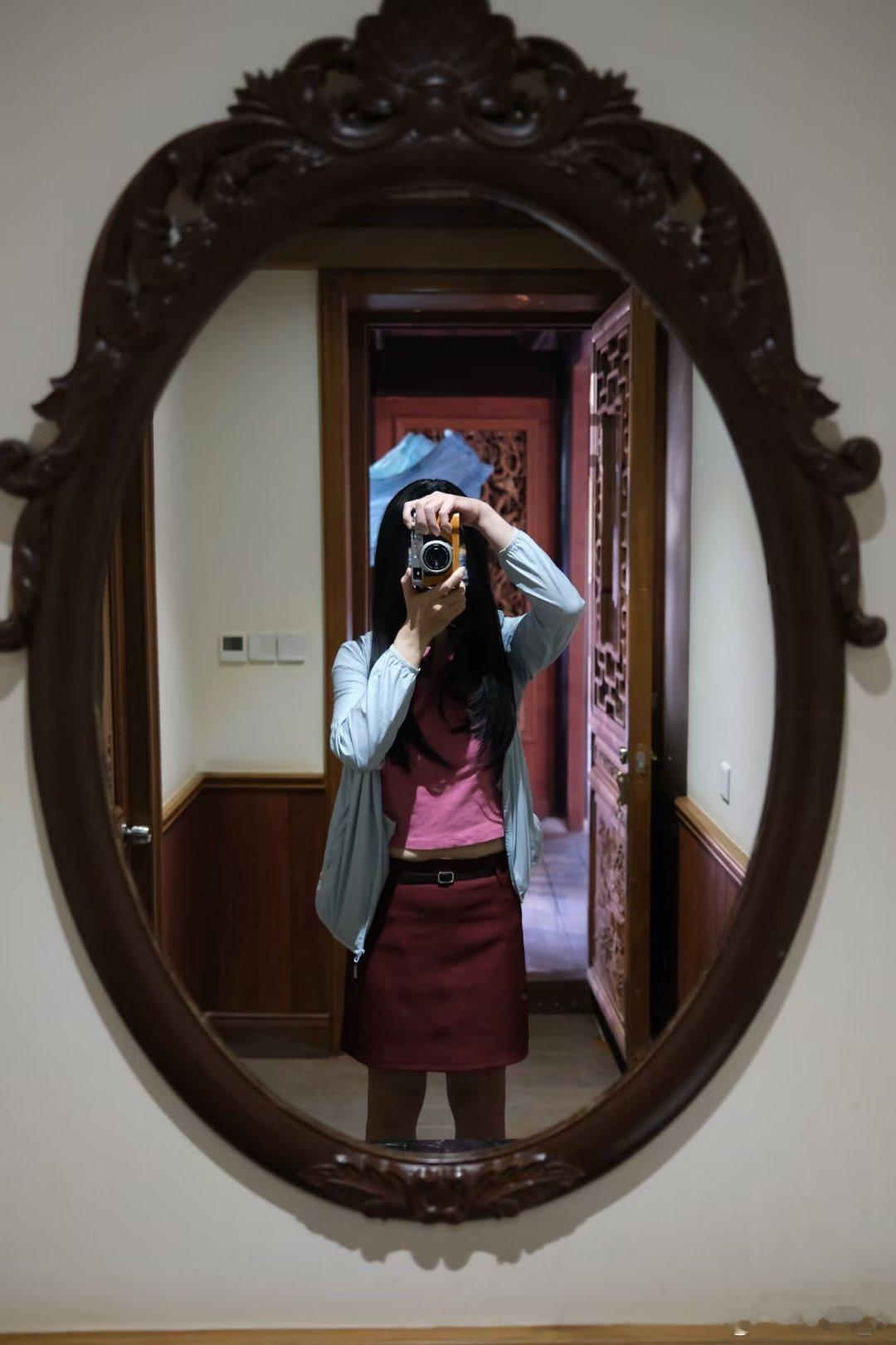 4：富士的滤镜真是牛，直出连色都没调过，很喜欢这个色调，有种午夜凶铃那种电影感。