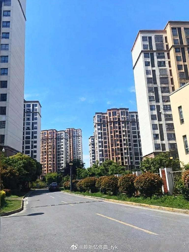 当今社会，有四批人最容易被人调侃： 第一批是2019- 2021年买房的人——亏