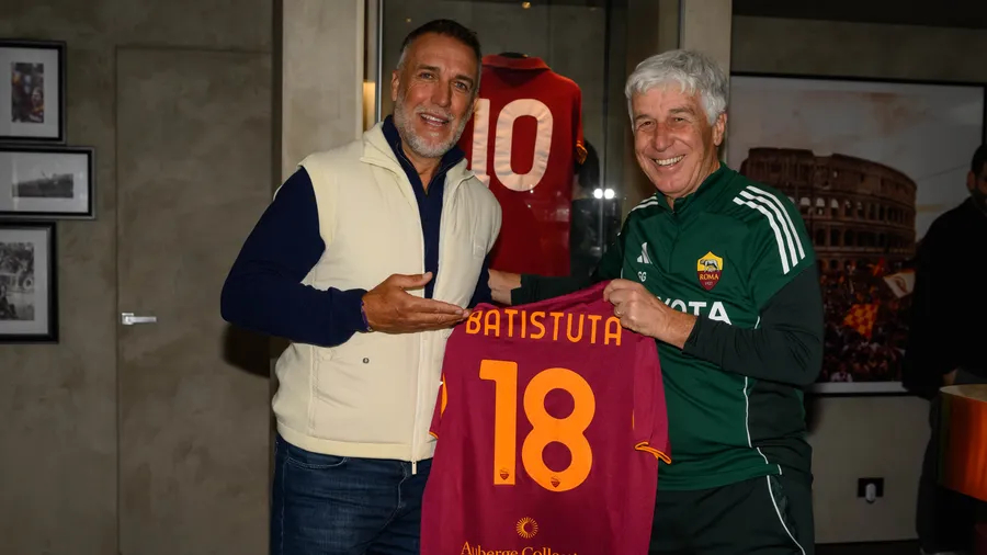 巴蒂今天时隔23年后重回特里戈里亚，参观了球队训练，还接受了罗马官网采访。“训练