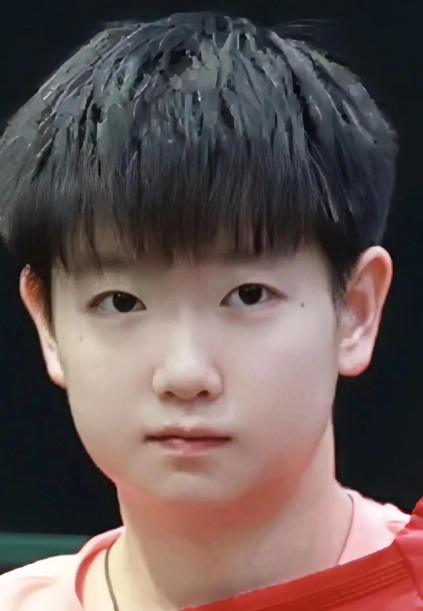 为什么说孙颖莎icon是天生的富贵福相？
一个人的脸，藏着她的心性。
心正的人，