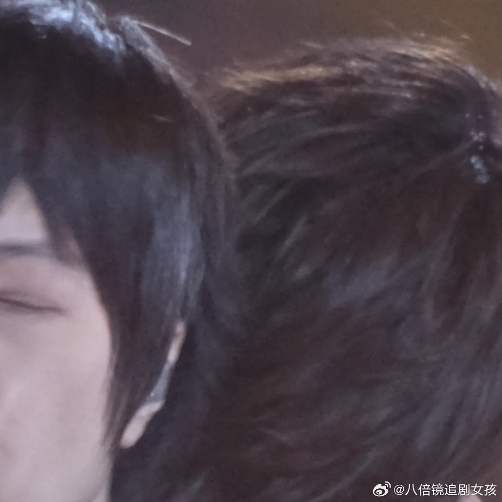 这到底涂了多少发胶 