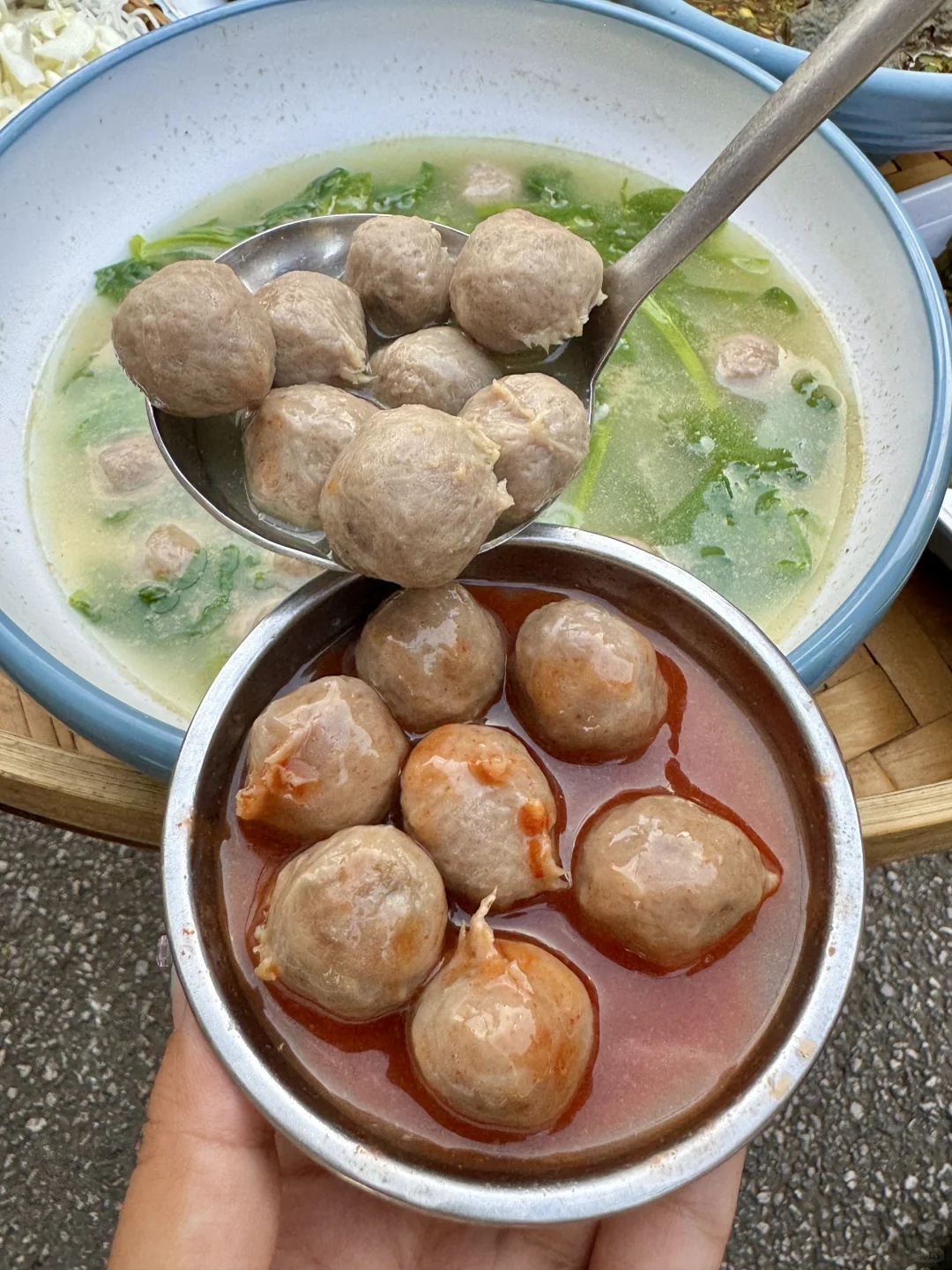 在昆明！！北市区德宏菜。。。（座无虚席！！）