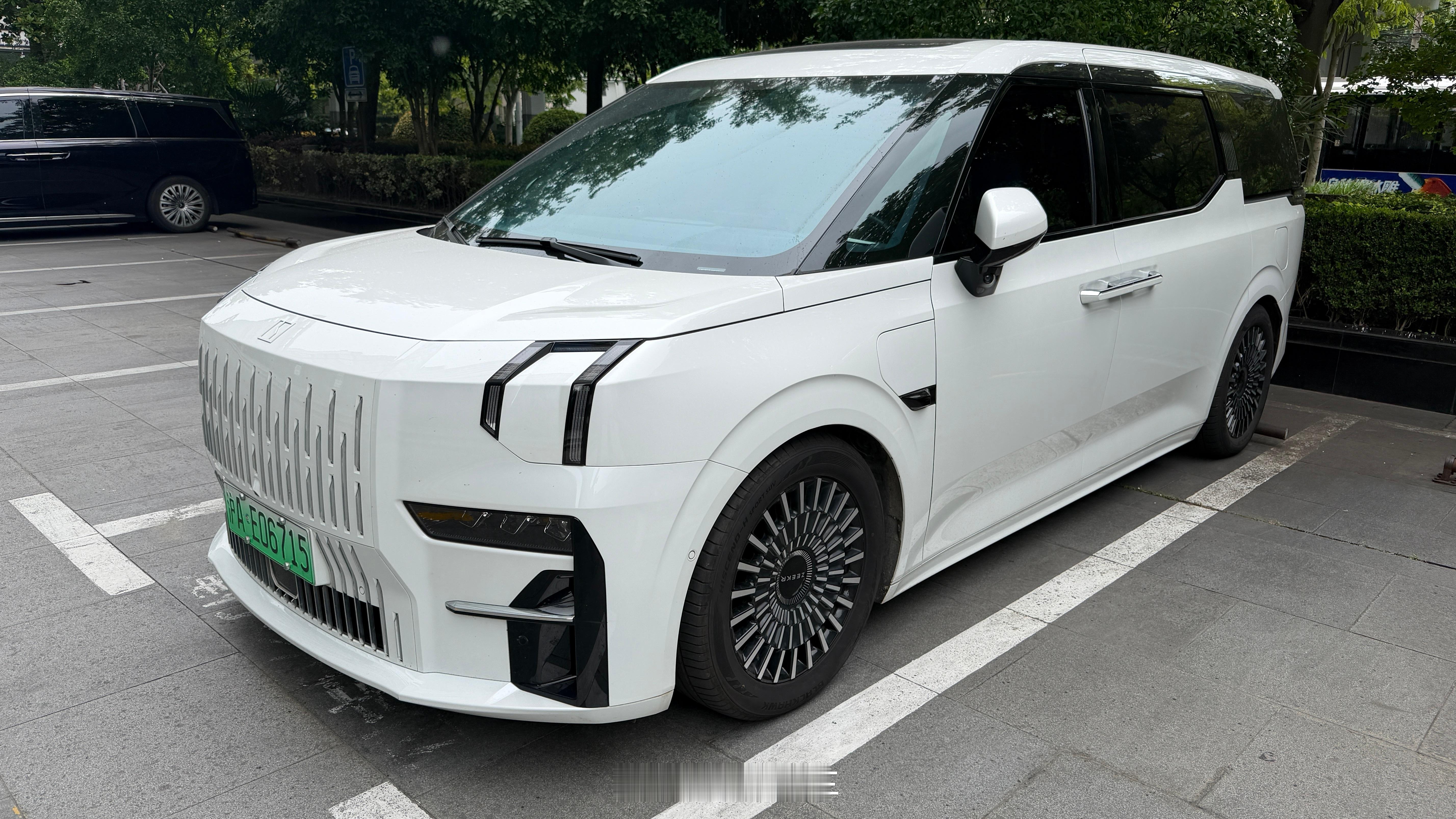 今天上新009…理想mega理想汽车