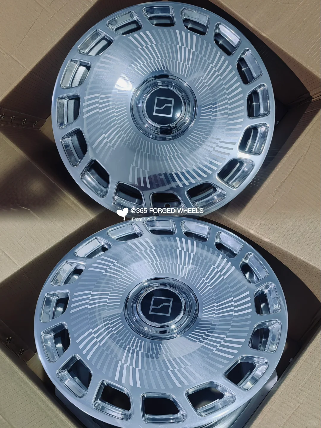 极氪009光辉轮毂 镭射工艺 19/20寸锻造轮毂