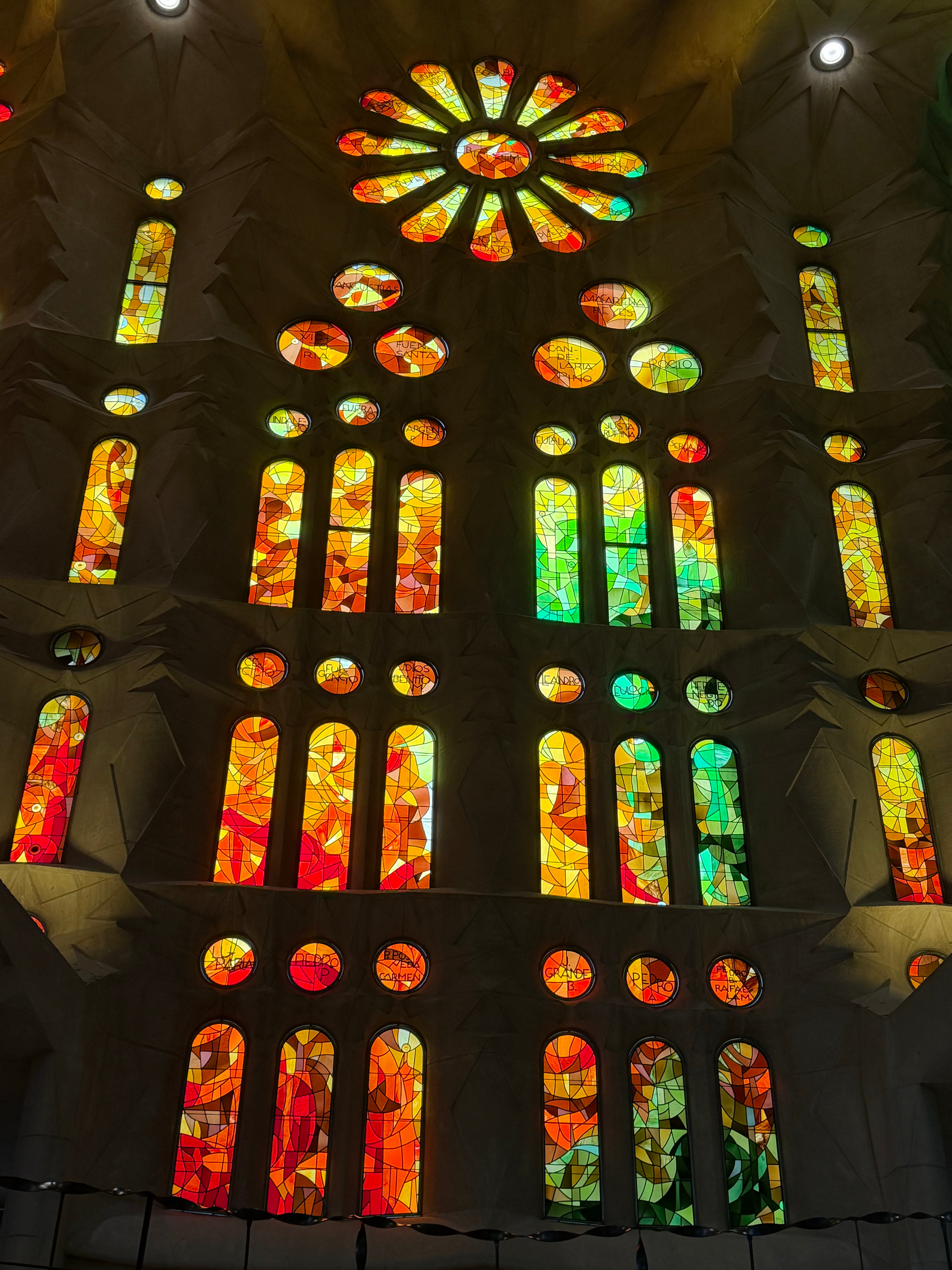 撤了！希望下次来再的时候这个已经修了144年的圣家教堂真的能建完（才知道今年是封