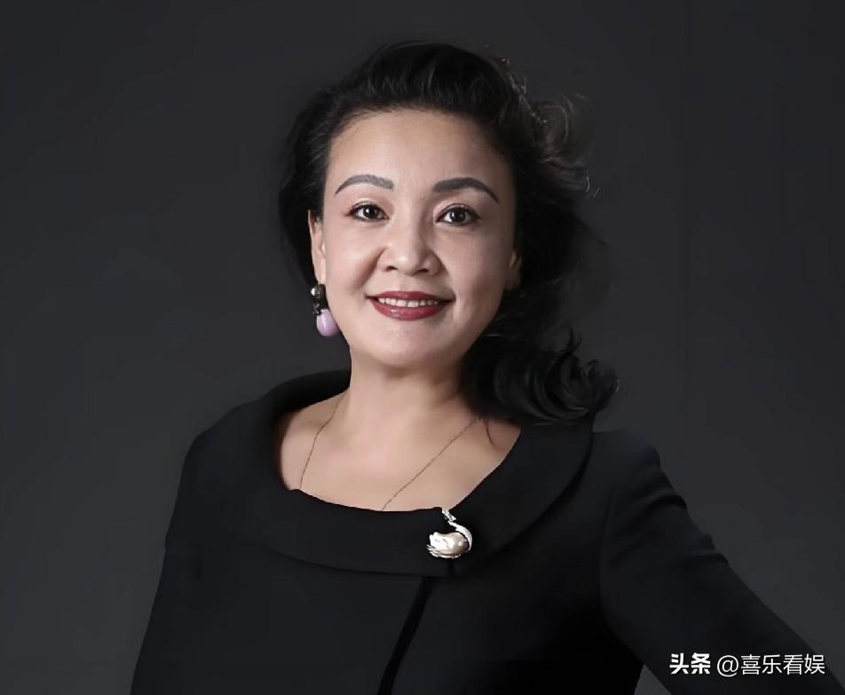 张兰，太让人意外了！
 
3月28日，张兰突然冲上了热搜，原因是她那两幅珍藏了十