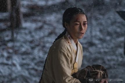 JTBC新土日剧《玉氏夫人传》将于11月30日开播，主演#林智妍# 剧照公开。 