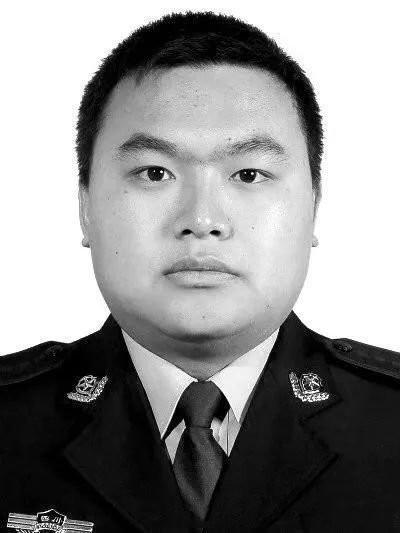 禁毒英烈韩顺军，在工作中突发疾病，经抢救无效因公牺牲，时年仅33岁。[伤心] 致