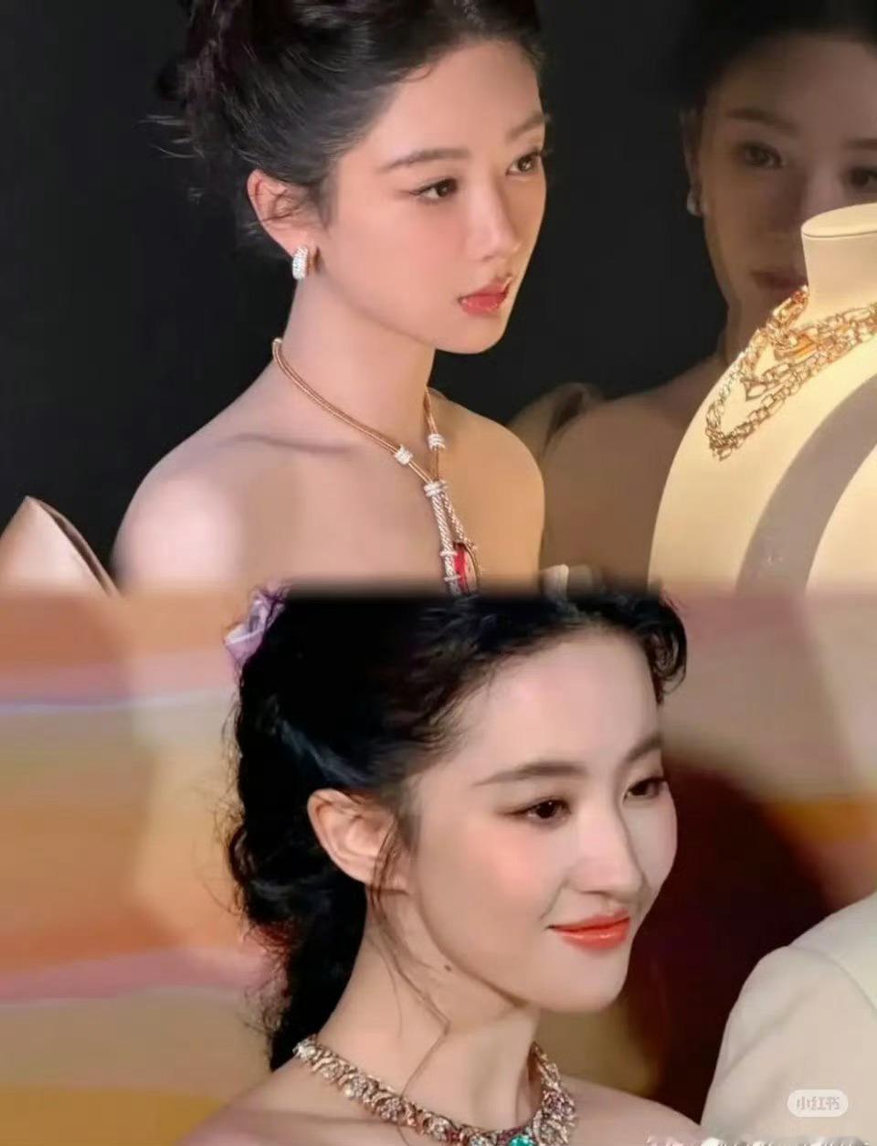 两人怎么越来越像了呀？ 