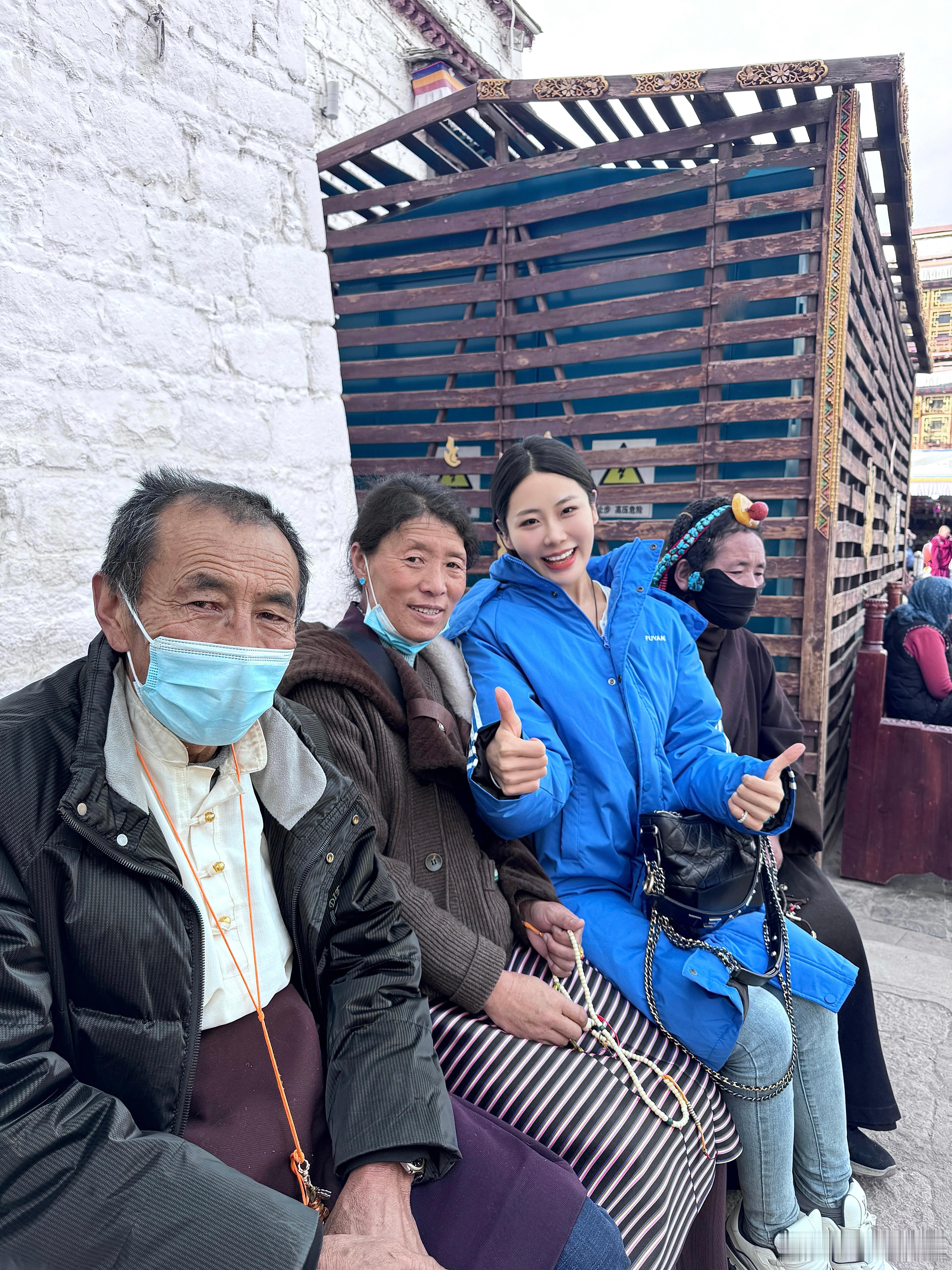扎西得勒 初五来拜拜扎基拉姆娘娘  愿新的一年宝宝们所愿即所得 爱财惜命一路发[