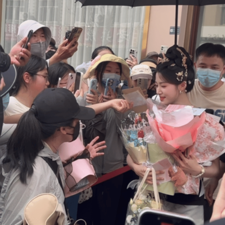 好喜欢小书包这张gif 