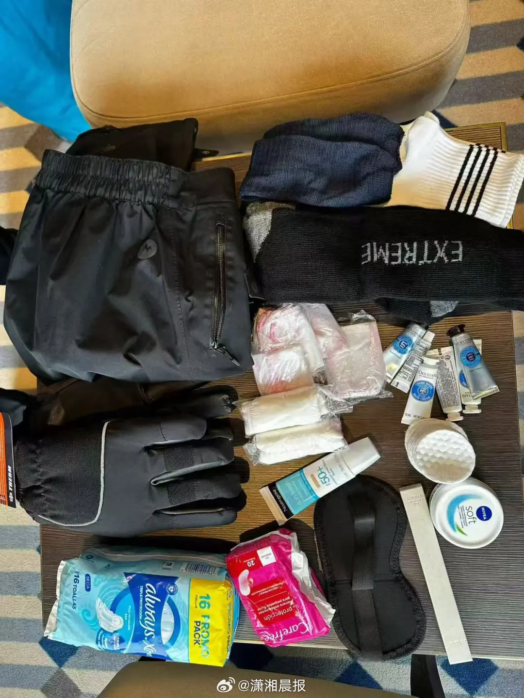 【#女子遭遇南极版人在囧途#，#女子南极登船行李未到借物资撑15天#】#代理公司