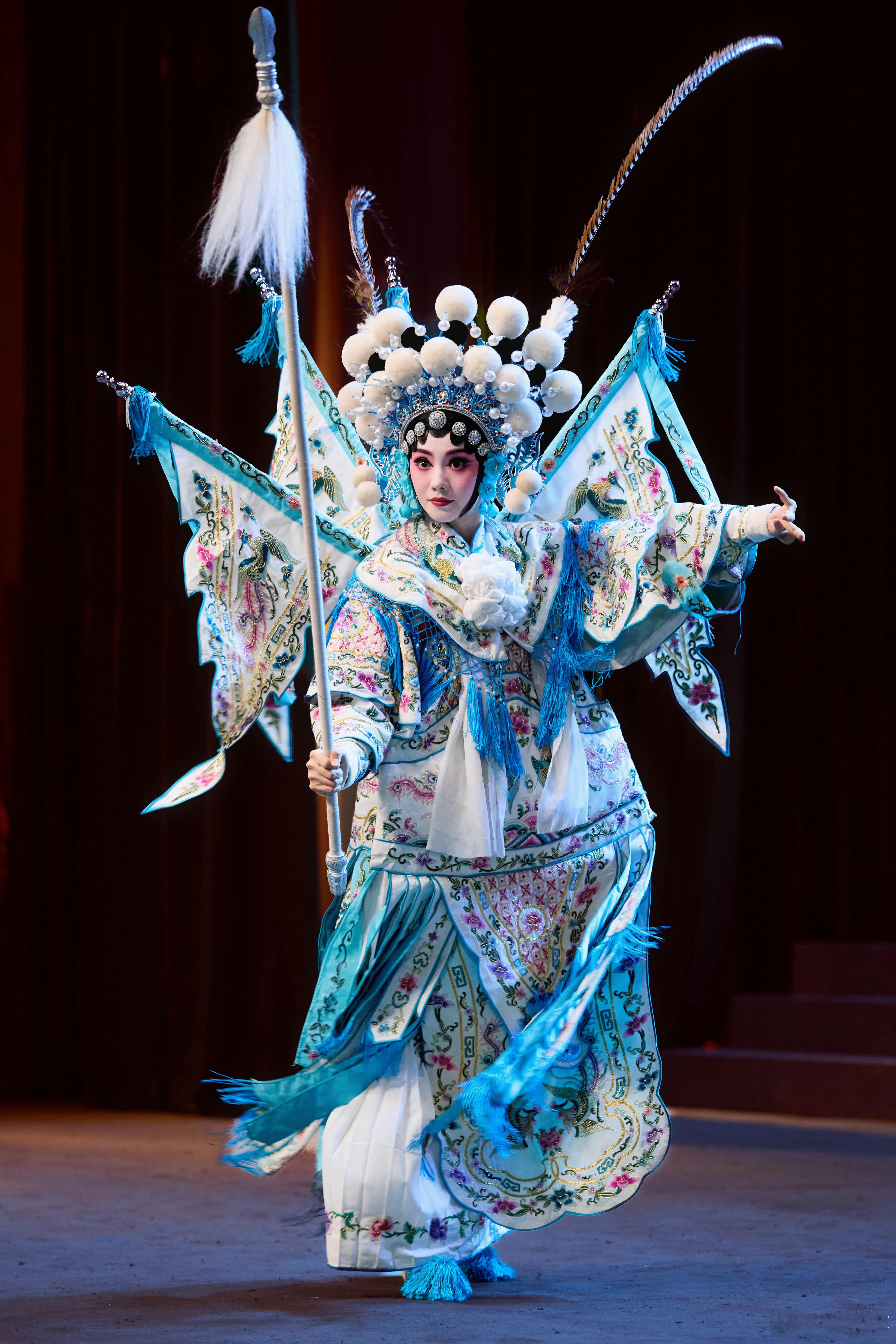 刘浩存饰演的“易青娥”第二次公演，迎来了令人不禁喝彩的《杨门女将》，其“穆桂英”