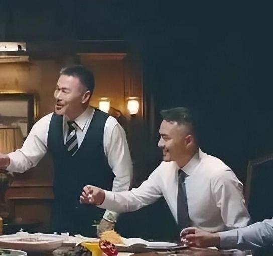 有这么一种敬酒方式，听起来跟古代祭祀似的，神秘兮兮，其实啊，就是酒桌上的“显摆大