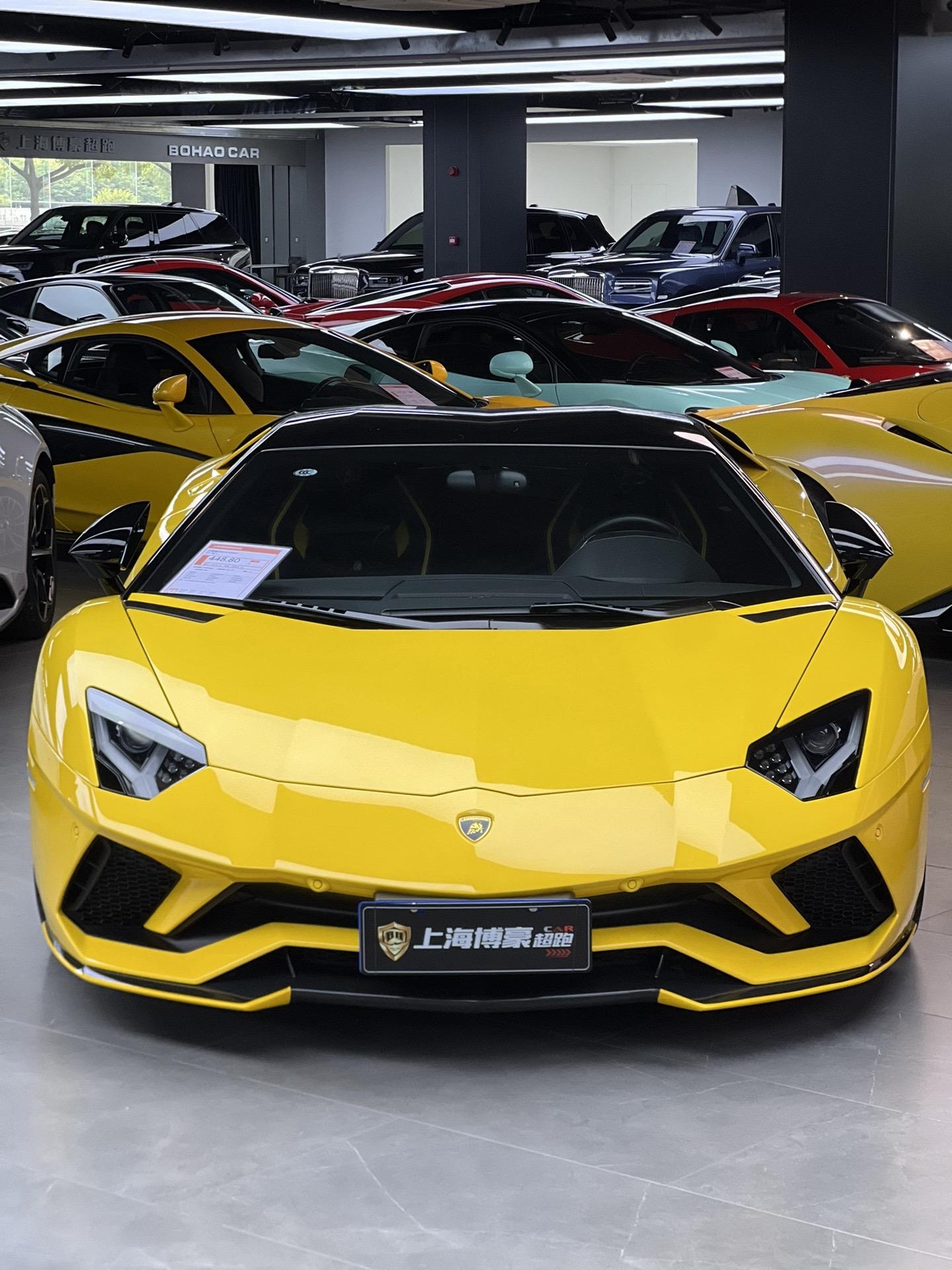挑战全国最高配LP740-4。展厅新到8100公里最美Aventado...