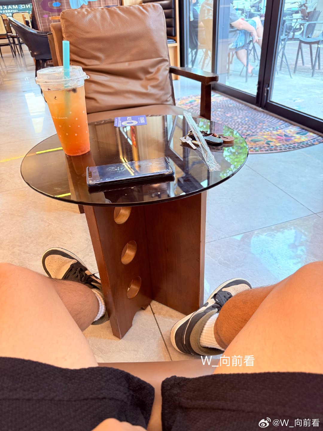同一位置，喝不一样的！早上喝了咖啡后，现在想喝点别的！[哈哈]我的日常plog 