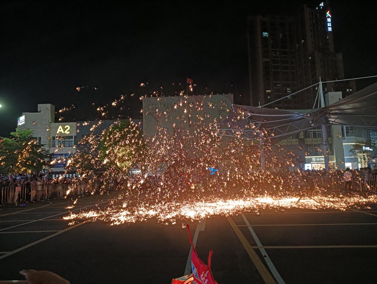 周末重磅消息汇总：

1，中美经贸磋商传捷报！
5月16日，相关部门官宣中美双方