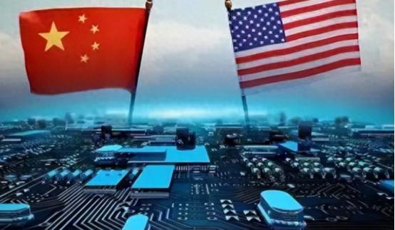 一位美籍华人表示中国人不要太自大，美国之所以去工业化，是因为钢铁，机电，军工，这