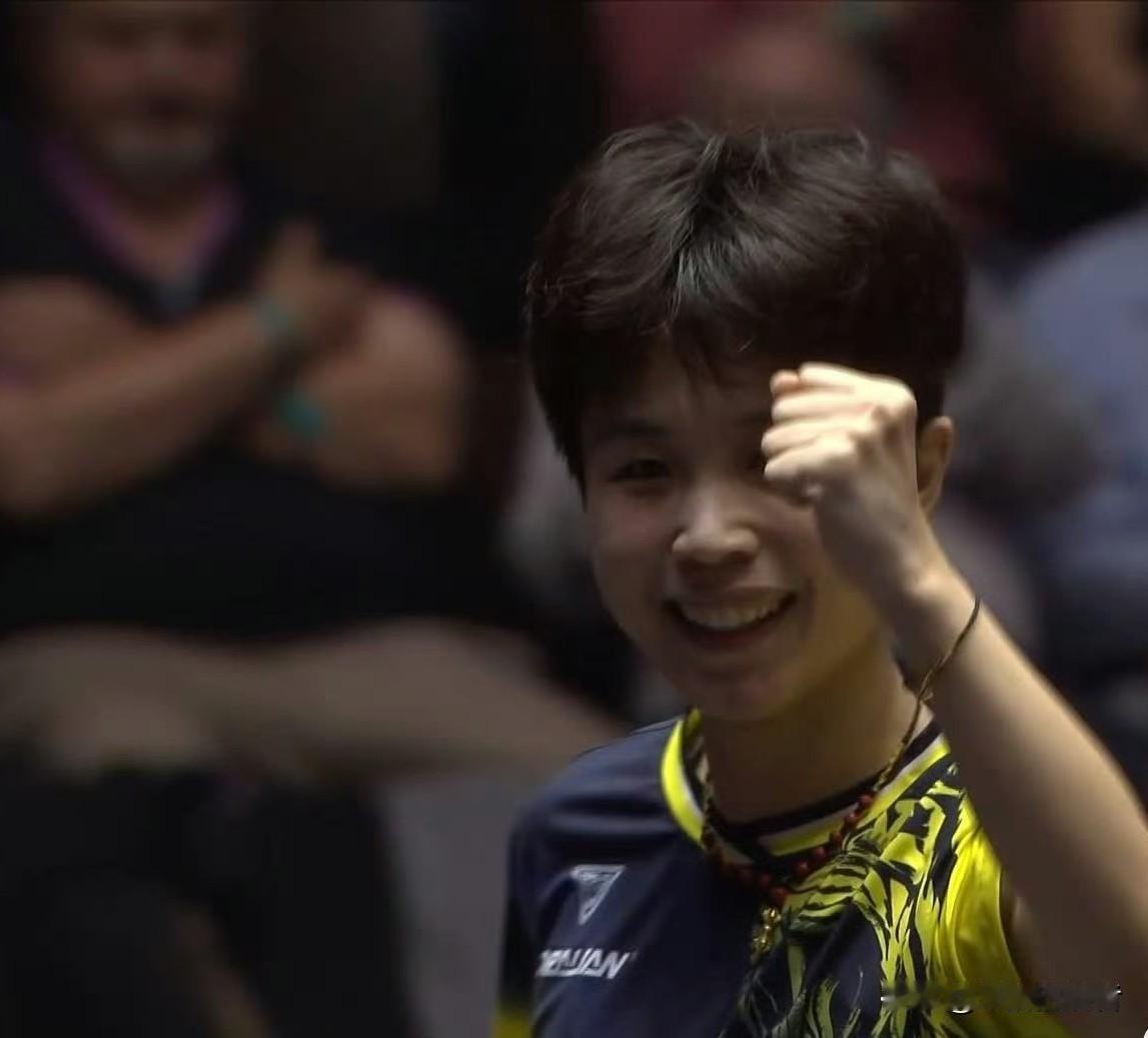 朱芊曦这个02年出生的山东姑娘，在乒坛闯出了自己的独特轨迹！
 
出身潍坊的她，