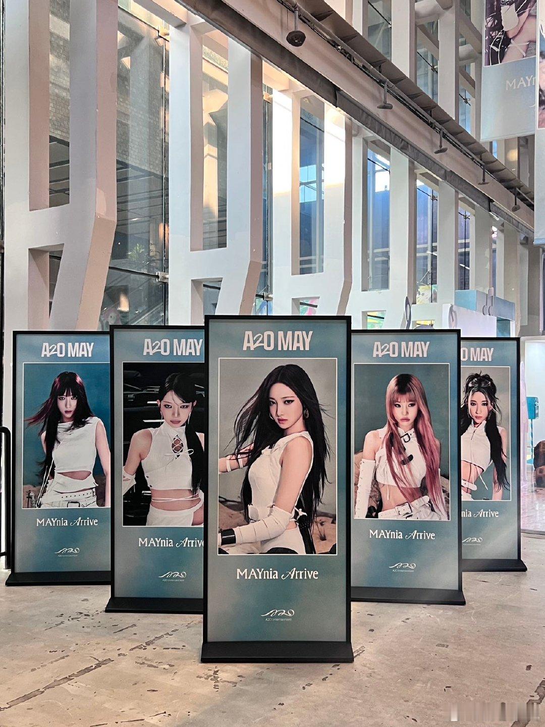 这样的歌单密度和质量，让人忍不住感叹一句值回票价。能够近距离欣赏到如此多的舞台，