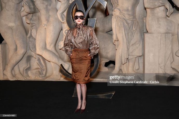 宋佳G社出图宋佳G社镜头姐姐这张脸完全抗打啊就这么权威的一张脸，气场全开，G社镜