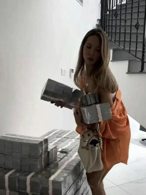 我的天啊这得是多少钱 