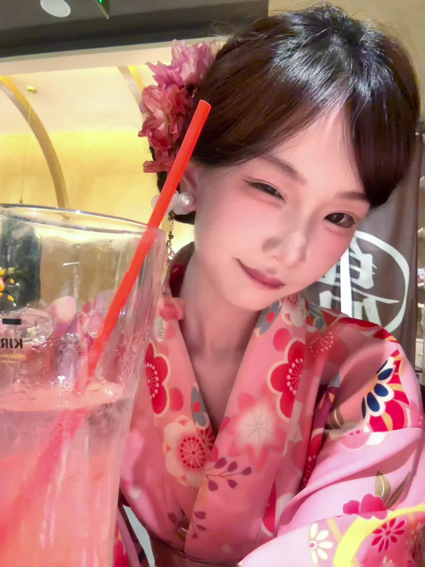 纠缠不清的人不受欢迎噢