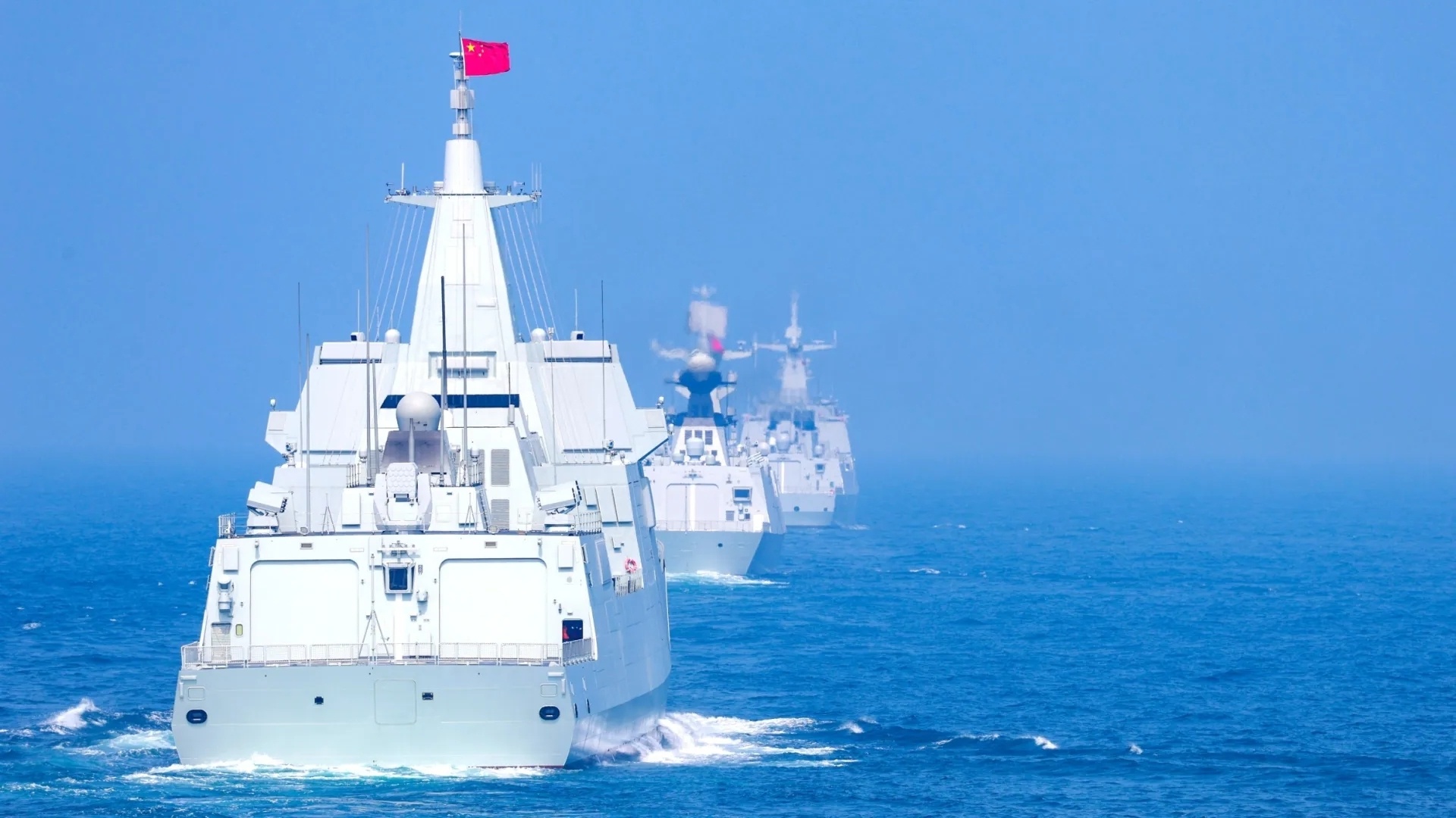 新054A玉溪舰：谁还不是个新舰了图1来源：网页链接玉溪舰舰艉上建：网页链接 烽