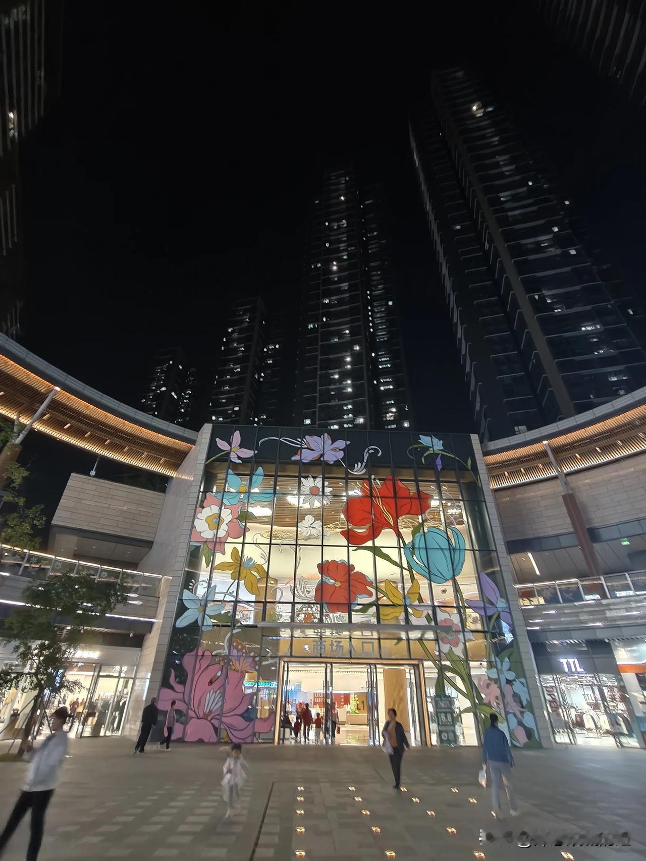 35岁以上找工作，有点难度。
今天遇到孩子的同学家长聊起来，现在找工作的问题，他