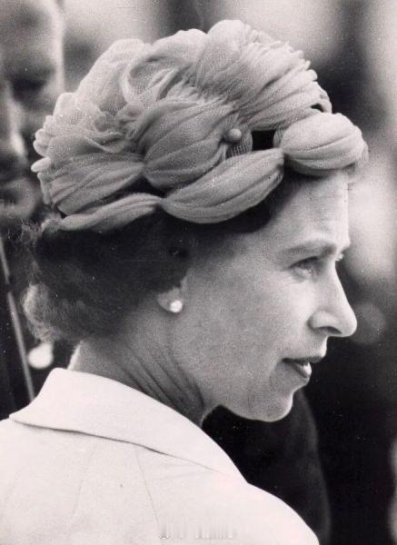 英国王室[超话]  6️⃣6️⃣年前的今天1959年8月2日，伊丽莎白二世女王和