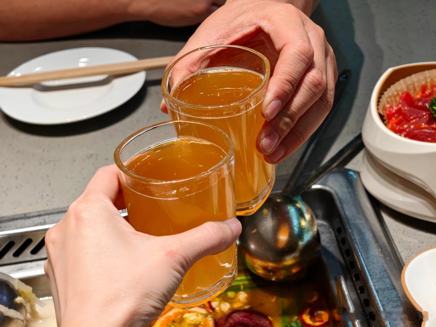 今天是个大日子来吃个海底捞锅底王大家今天过的开心吗 北京