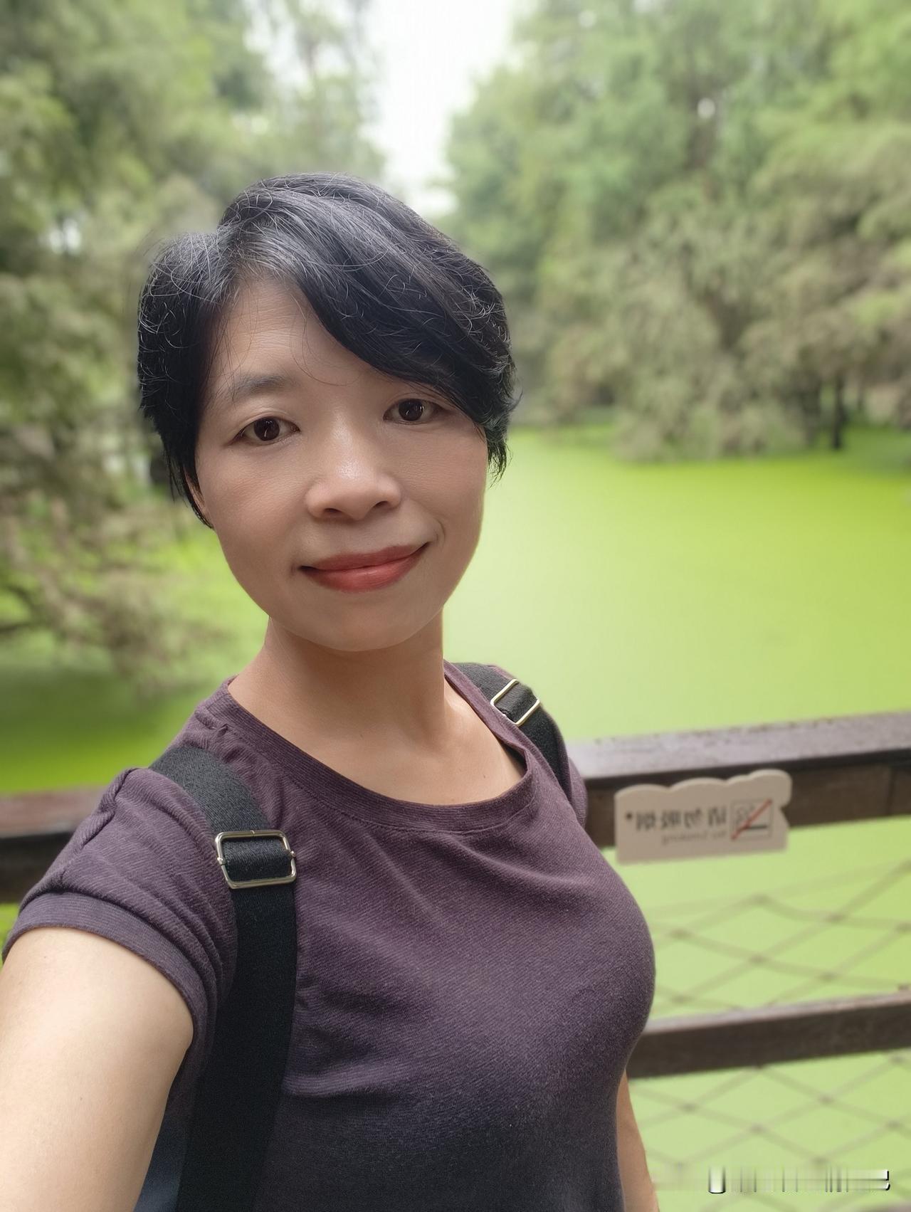 时光从不言语，却悄悄带走了岁岁年年。
 
一晃半生，匆匆而过。曾经以为漫长的青春