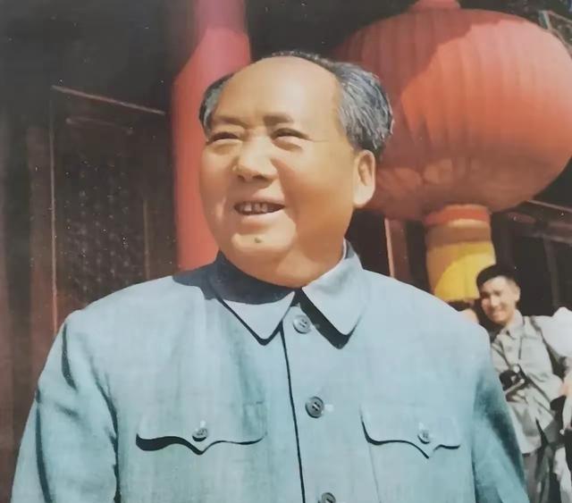 毛主席的原子弹，为何第一个通知日本？

1964年10月16日，中国西北的罗布泊