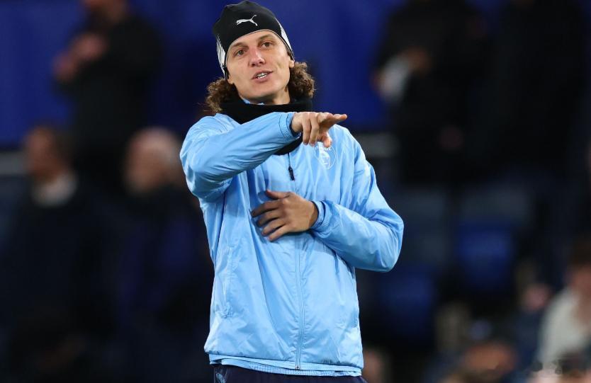 帕福斯在昨晚的欧冠联赛阶段第7轮客场0-1不敌切尔西。切尔西旧将大卫·路易斯随帕