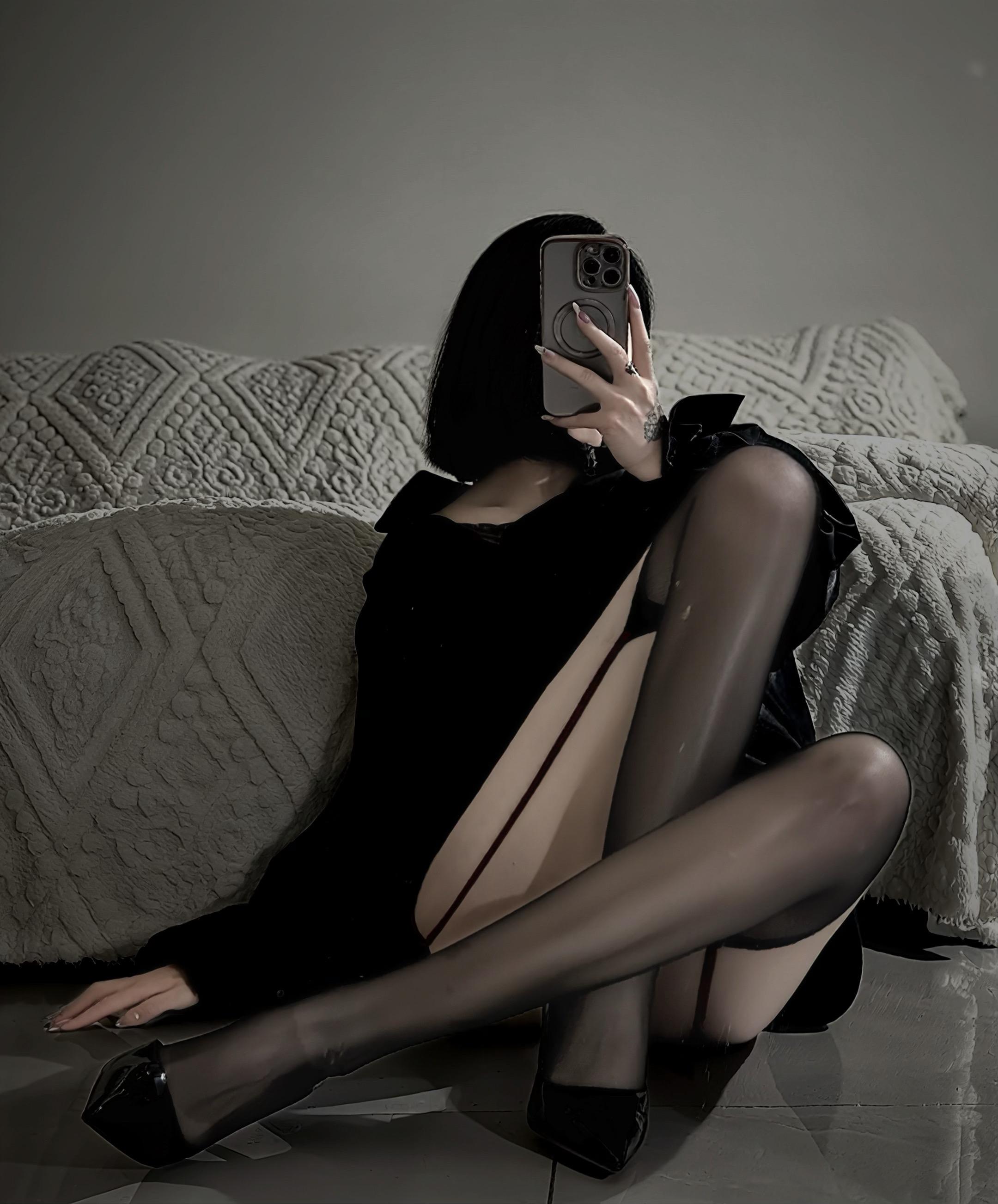 别花钱买新衣服了  人生最快乐的时光是不需要穿衣服的