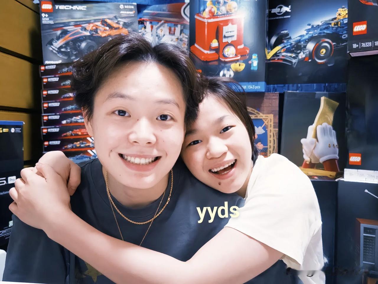 11月11日，女子单人跳水3米板比赛正式结束，前3名分别是林珊、陈佳和陈艺文，广