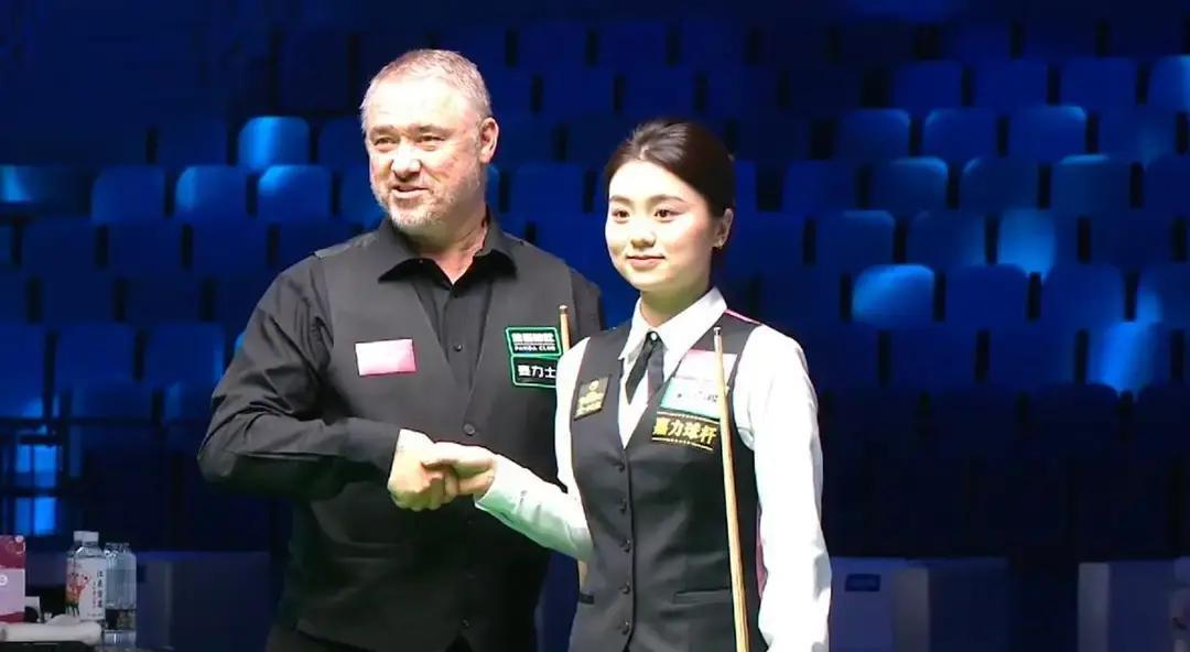 准度表在亨得利面前彻底失灵了。
 
20岁女孩白雨露的长台，能击碎54岁传奇的最