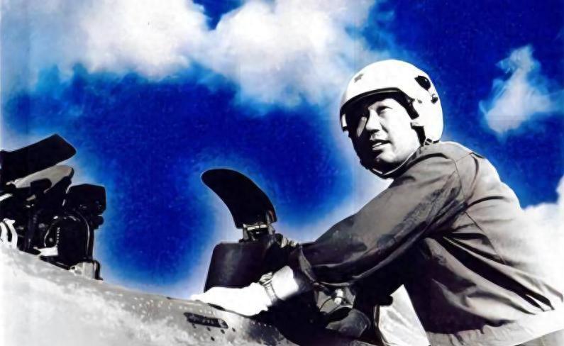 1977年6月20日清晨，西安空军某指挥所里传来一阵急促的电话铃声，一位值班军官